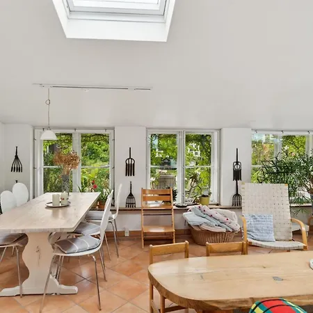 度假居 Varma - 25m From The Sea By Interhome