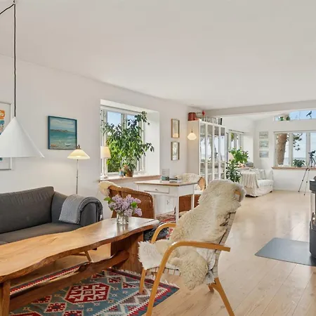 Varma - 25m From The Sea By Interhome 度假居 *